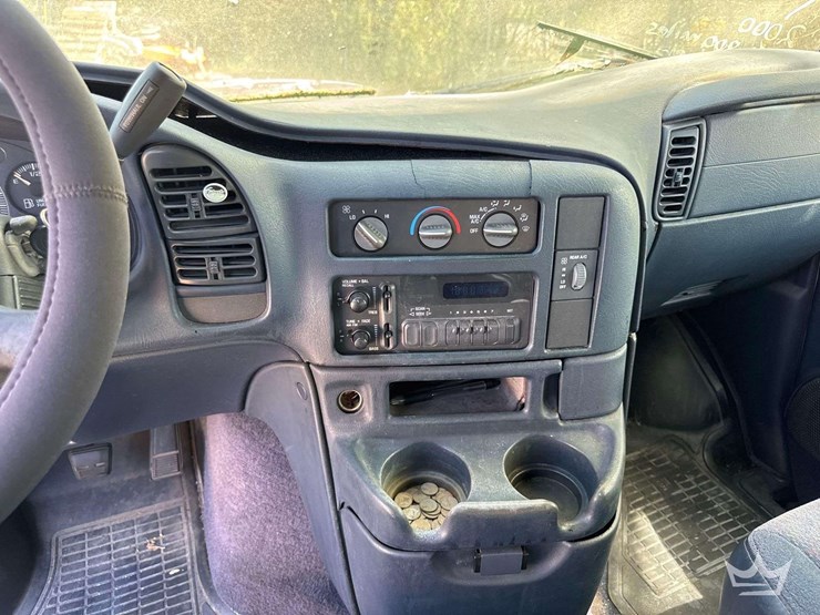 2000-chevrolet-astro-image-15