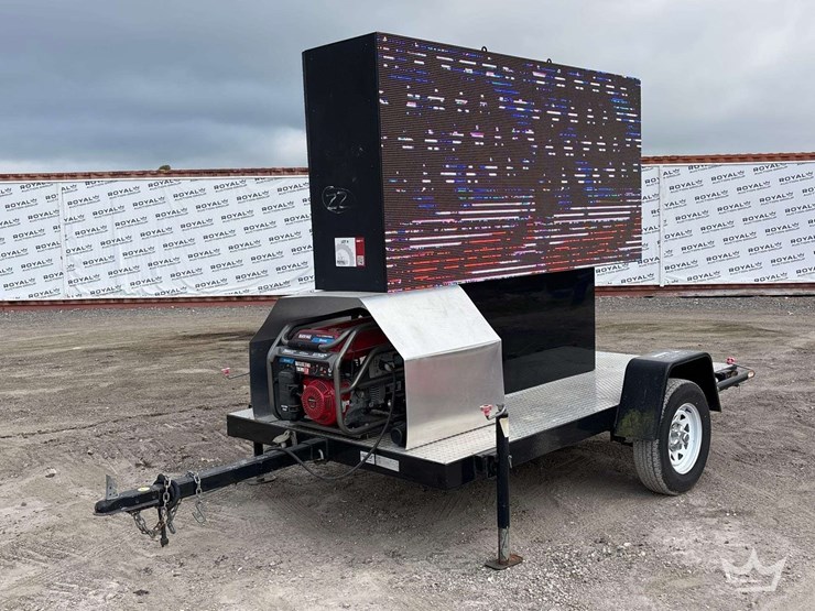 2016-280-trailers-towable-led-advertisement-board-image-1