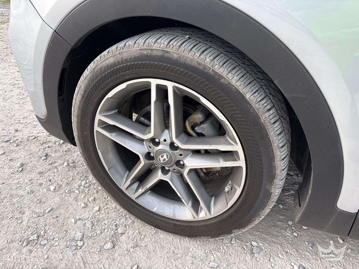 2017-hyundai-santa-fe-image-26