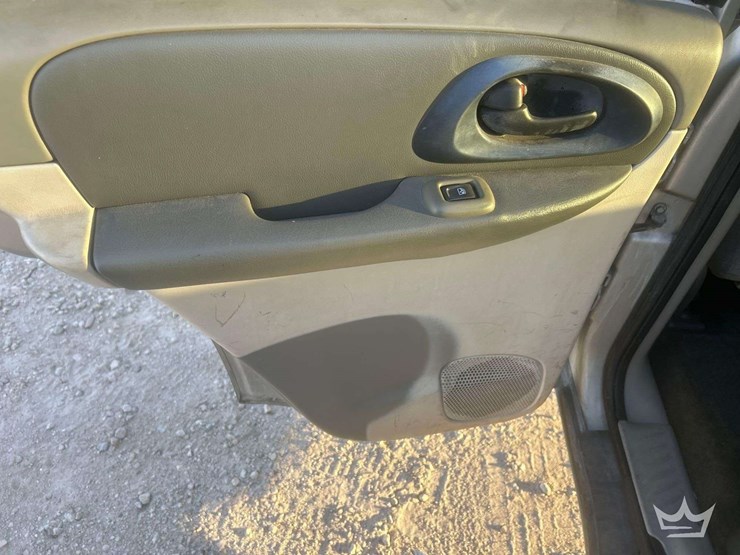 2004-chevrolet-blazer-image-17