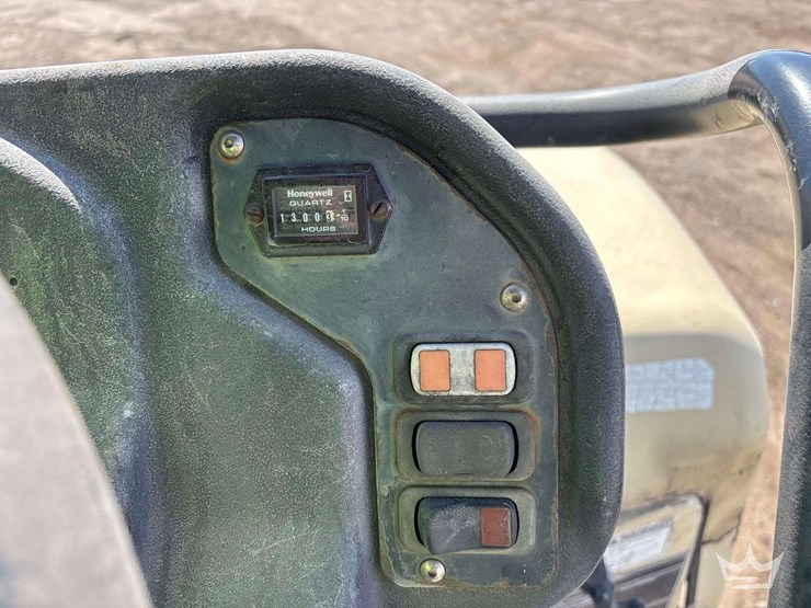 ingersoll-rand-dd-24-tandem-smooth-drum-roller-image-15