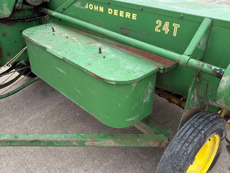 john-deere-24t-image-29