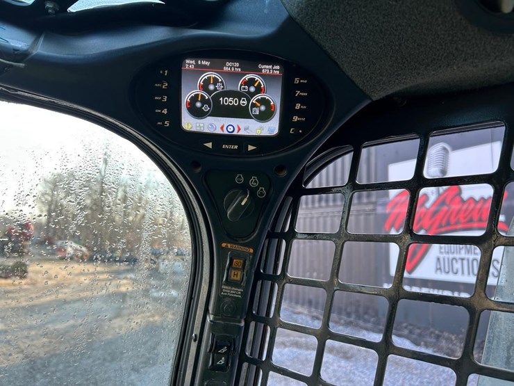 2022-bobcat-t870-image-26