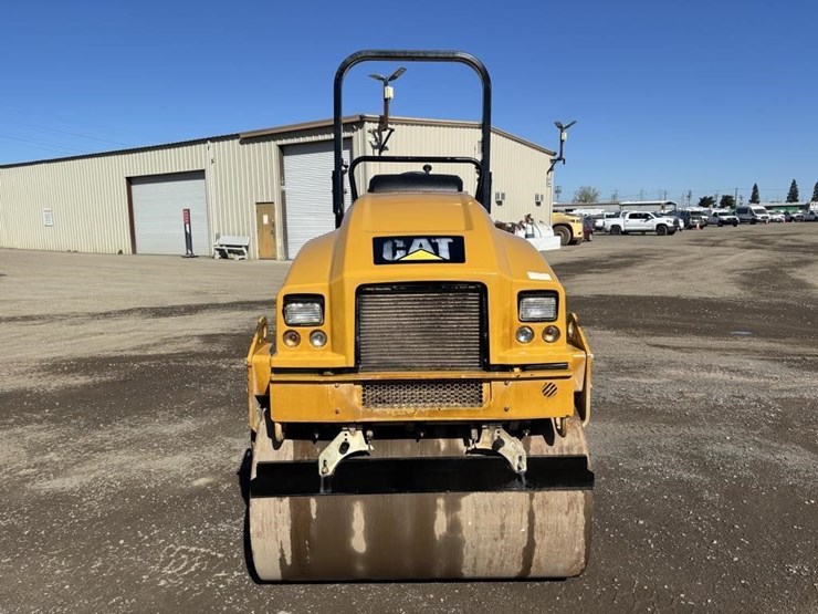 2018-caterpillar-cb24b-image-6