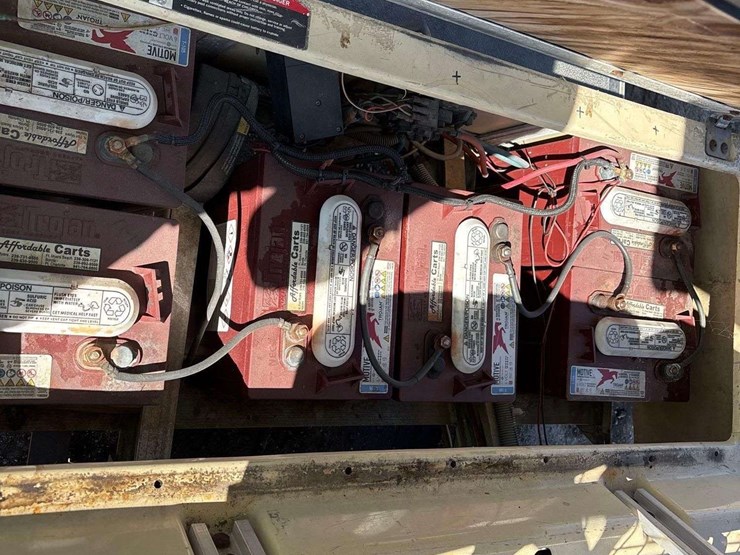 2002-ezgo-electric-cart-image-10