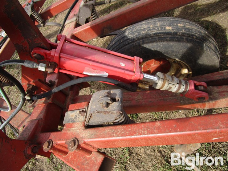 hesston-2210-image-18