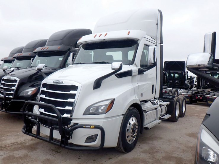 2021-freightliner-cascadia-116-image-1