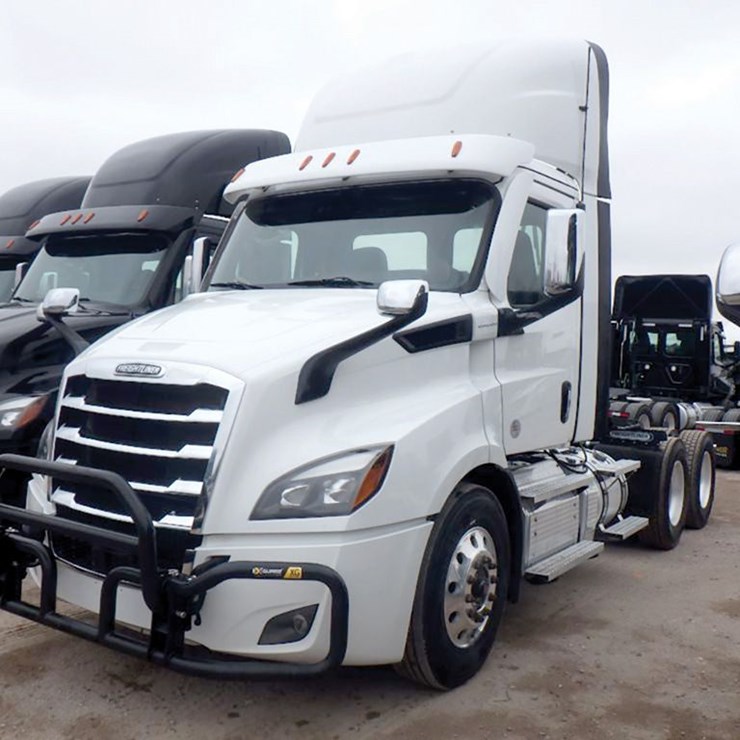 2021 FREIGHTLINER CASCADIA 116
