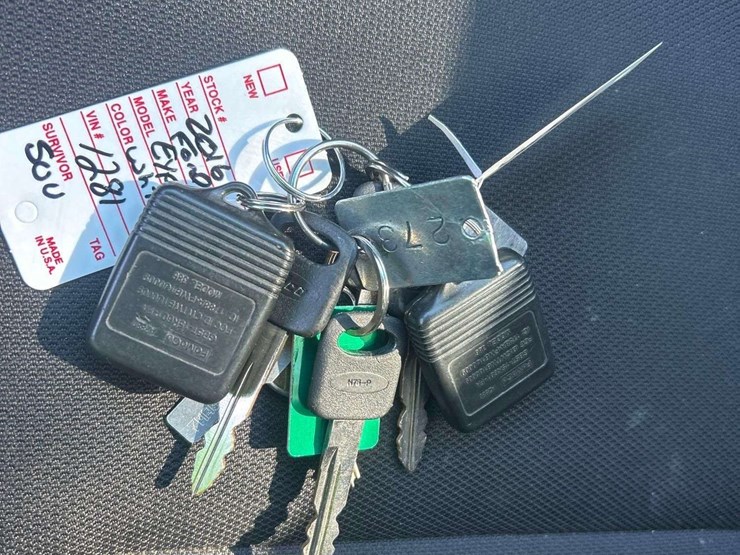 2016-ford-explorer-image-24