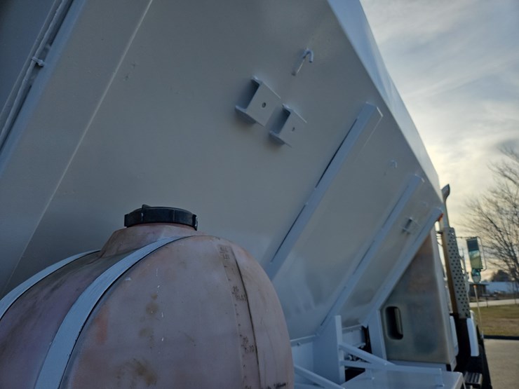 1997-international-2674-image-28