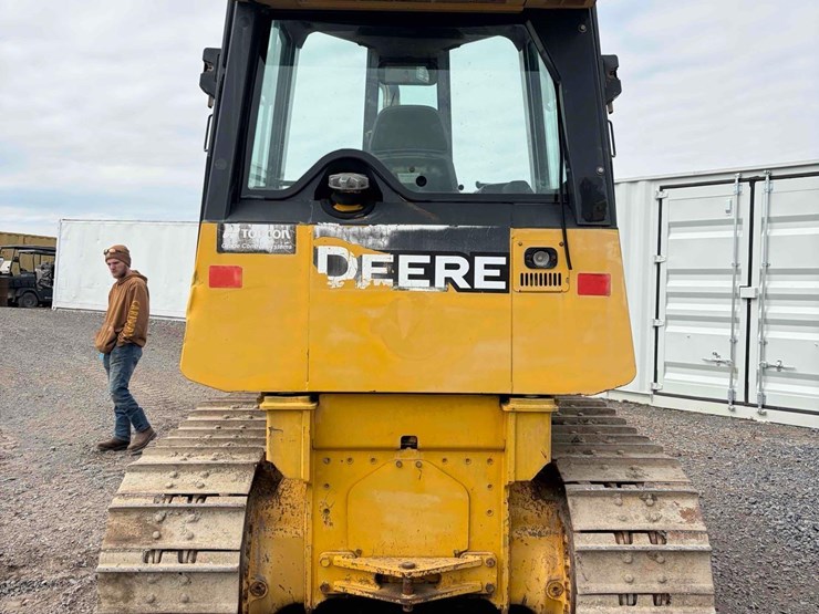 2005-deere-650j-xlt-image-3