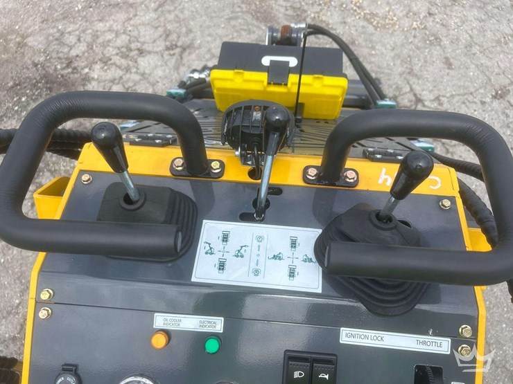 2025-sdlanch-sdll60-mini-stand-on-track-loader-skid-steer-image-8