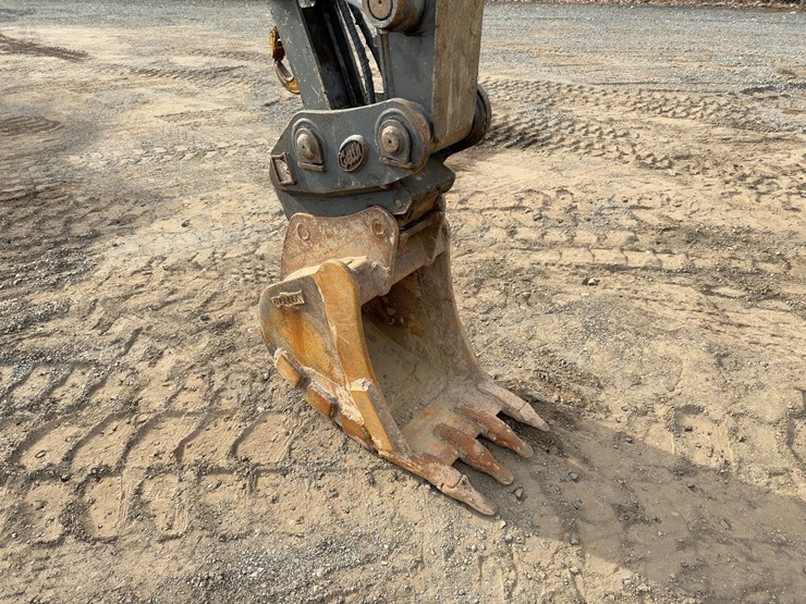 2016-volvo-ecr88d-image-13