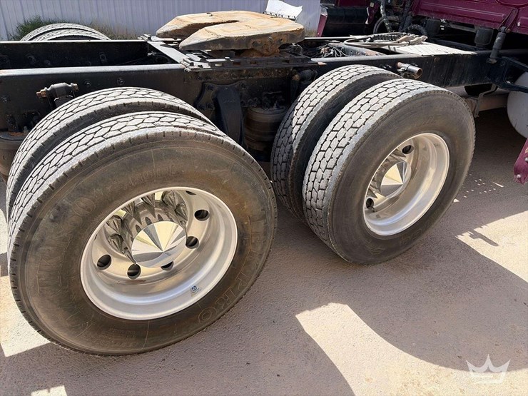 2018-freightliner-cascadia-125-image-28