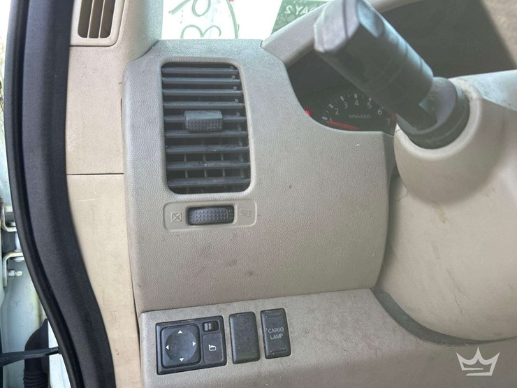 2015-nissan-frontier-image-15