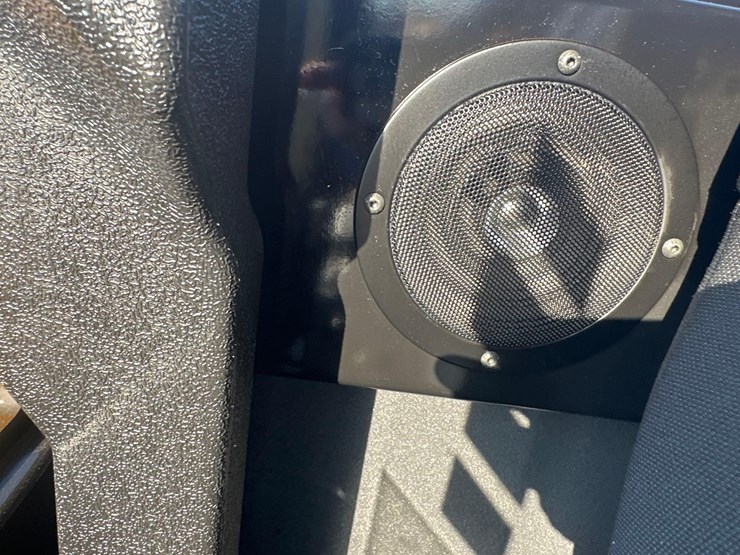 2025-caterpillar-305.5-image-27