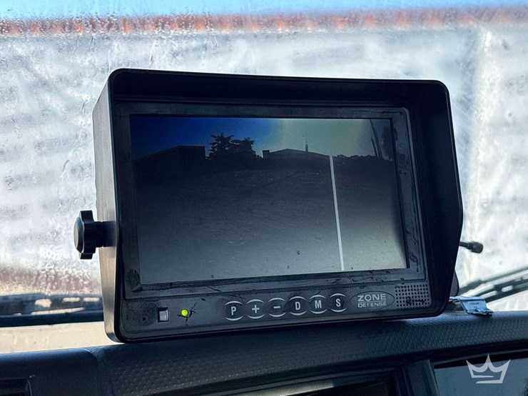 2016-isuzu-nrr-image-18