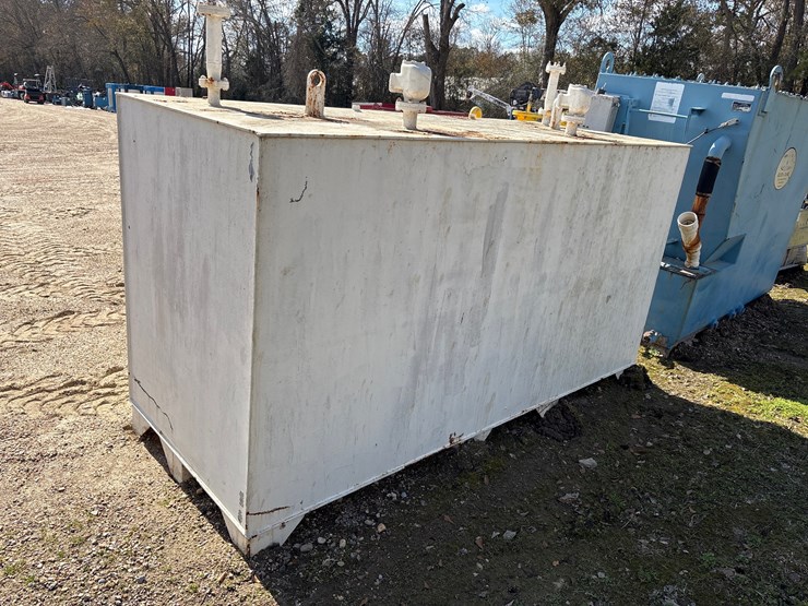 #8056-•-square-metal-tank-image-3