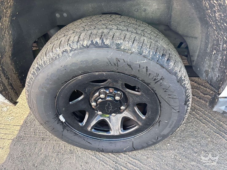 2017-chevrolet-tahoe-image-19