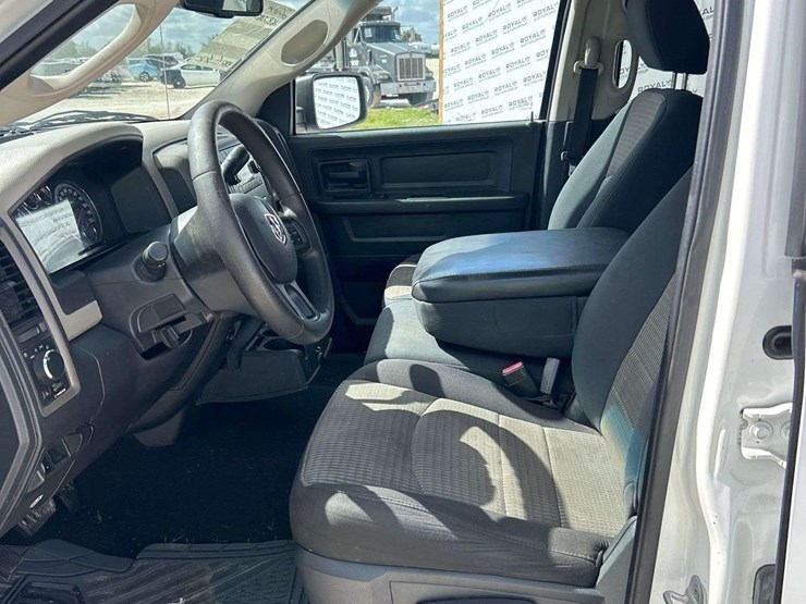 2012-dodge-1500-image-12