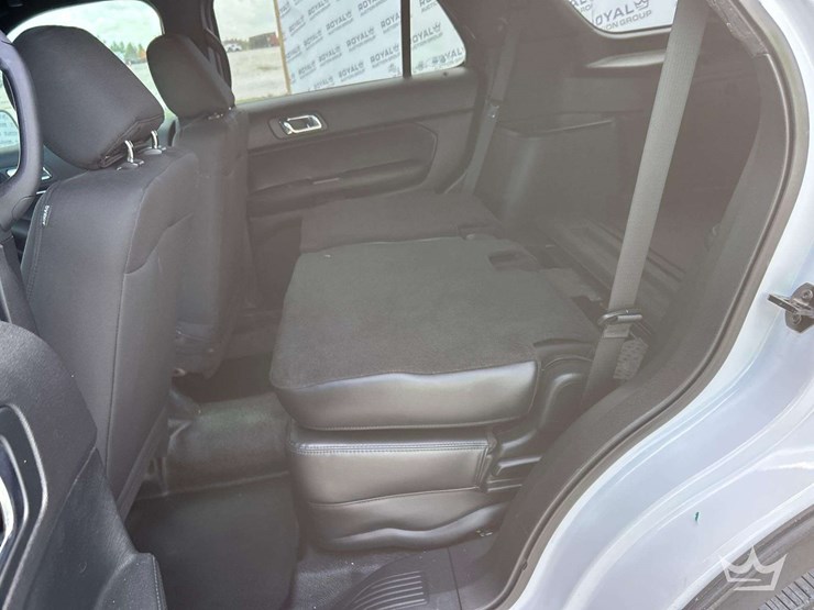 2017-ford-explorer-image-23