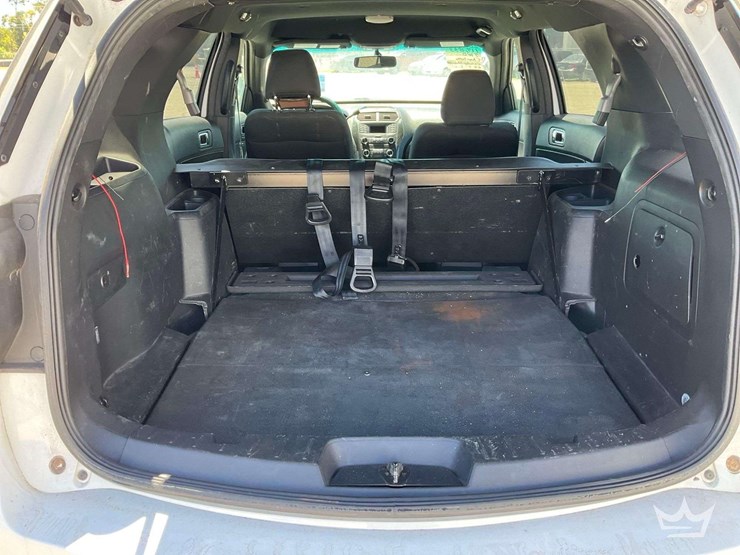 2016-ford-explorer-image-33