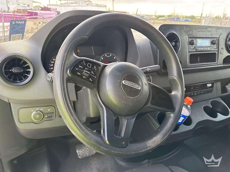 2019-mercedes-sprinter-2500-cargo-van-image-20