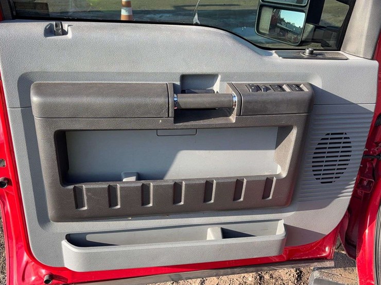 2013-ford-f350-image-16