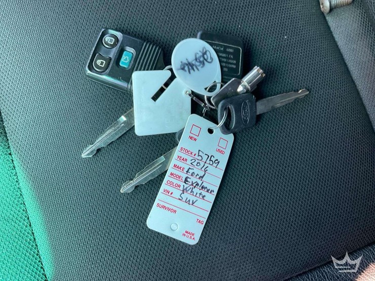 2016-ford-explorer-image-37