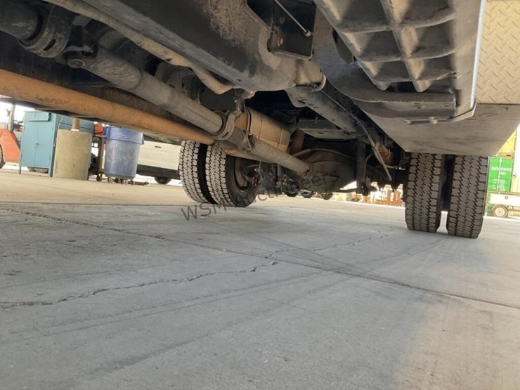 2017-ford-f550-image-29