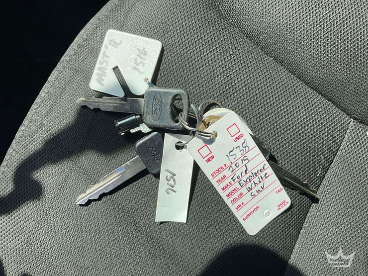 2015-ford-explorer-image-31