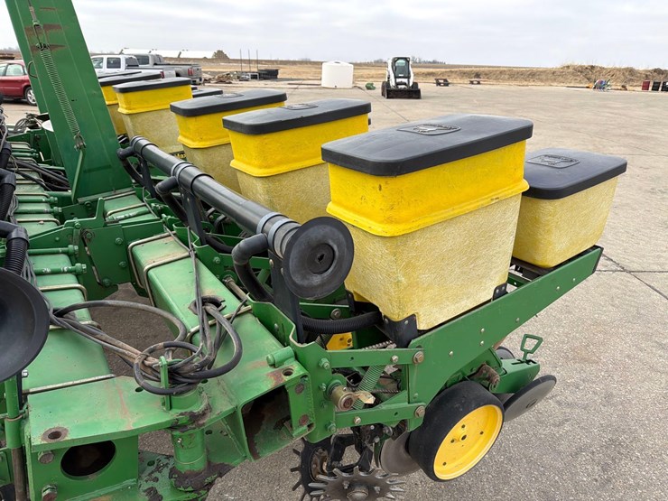 john-deere-7200-image-29