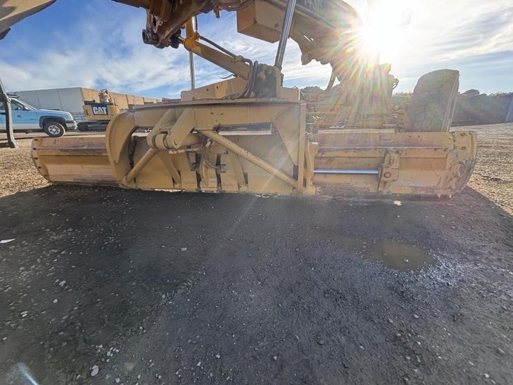 2006-caterpillar-143h-motor-grader-image-21