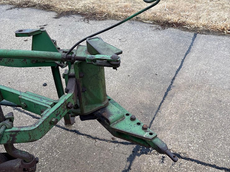john-deere-4-bottom-plow-image-16
