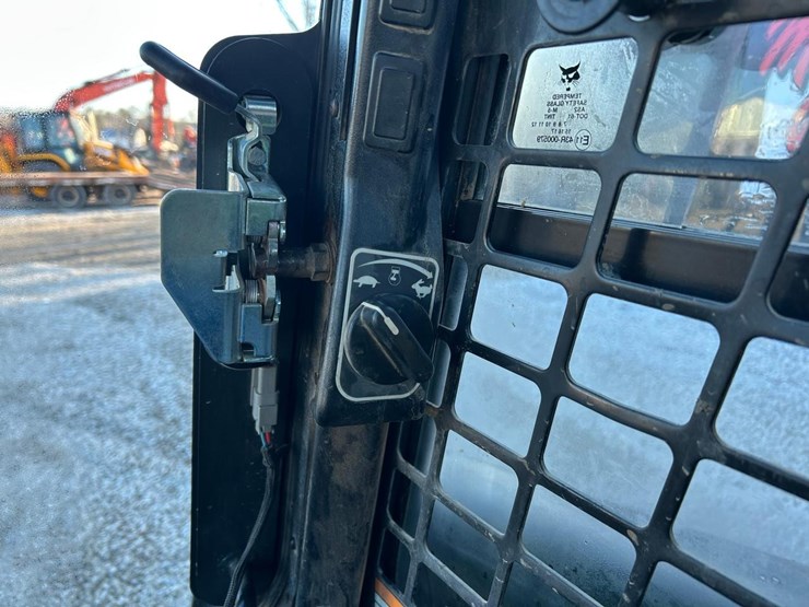 bobcat-t550-image-22