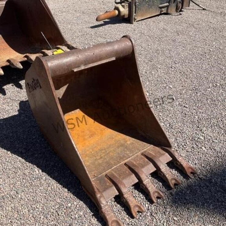24IN WAIN ROY BACKHOE BUCKET