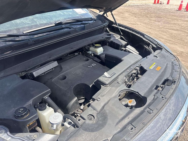 2013-infiniti-jx35-awd-suv-image-19