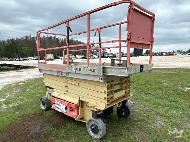 2008-jlg-3246es-image-4