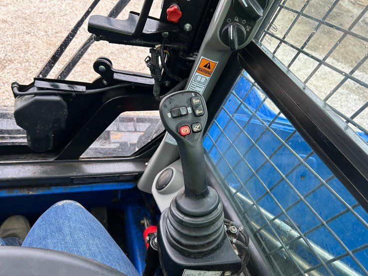 2022-new-holland-c362-image-27