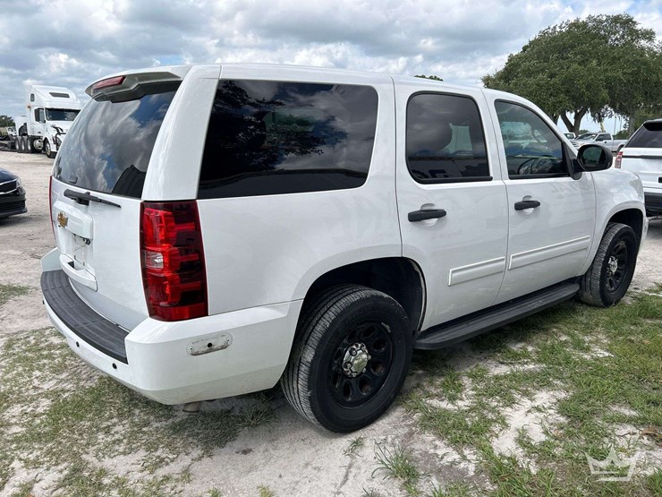2014-chevrolet-tahoe-image-3