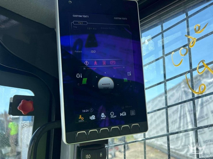 2023-new-holland-c327-image-18