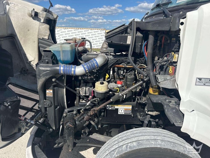 2019-peterbilt-579-image-7