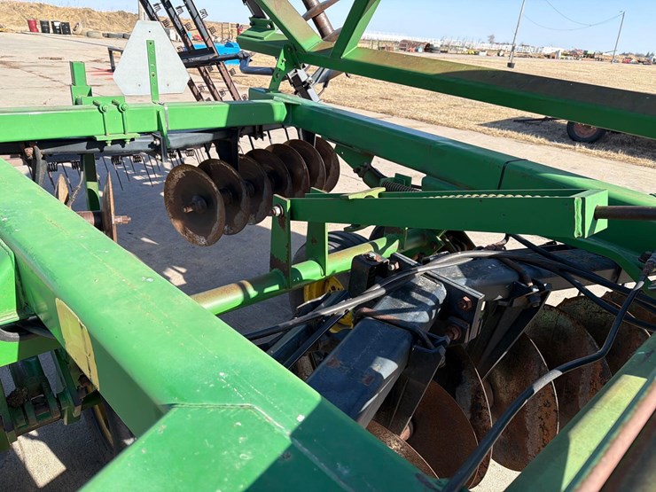 john-deere-630-image-37