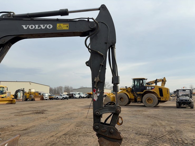 2016-volvo-ecr88d-image-10