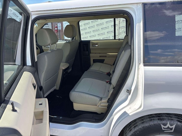 2016-ford-flex-image-23