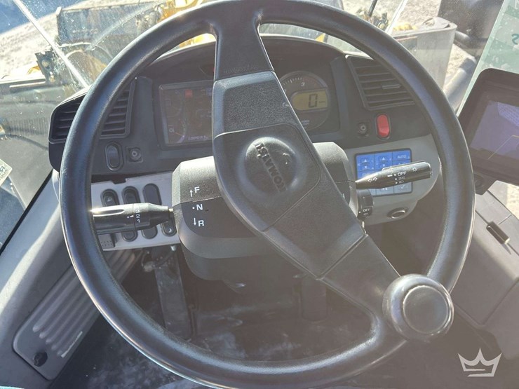 2016-komatsu-wa320-8-image-16