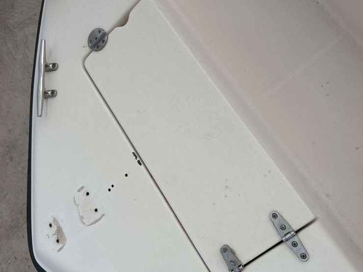 2005-20-ft.-grady-white-boat-with-25-ft.-float-on-t/a-boat-trailer-image-20