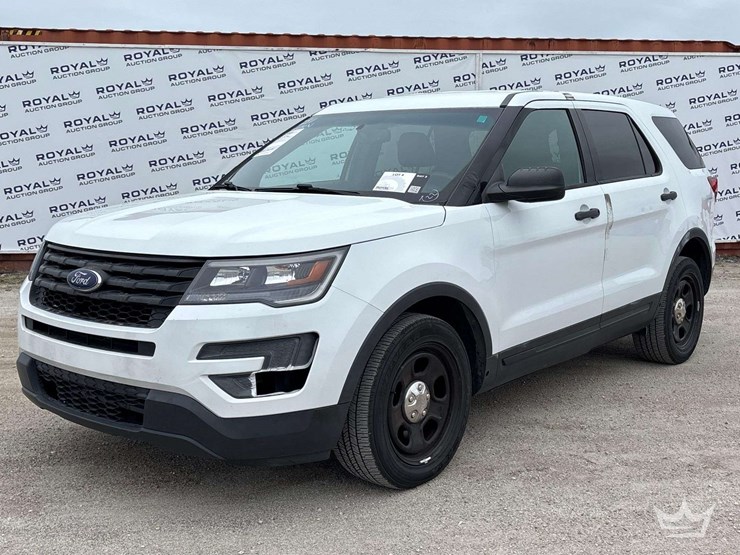 2016-ford-explorer-image-1