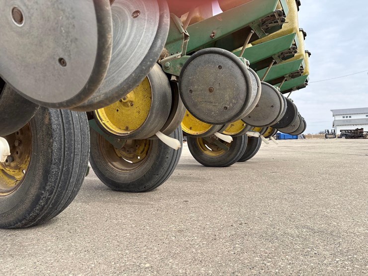 john-deere-7000-image-27