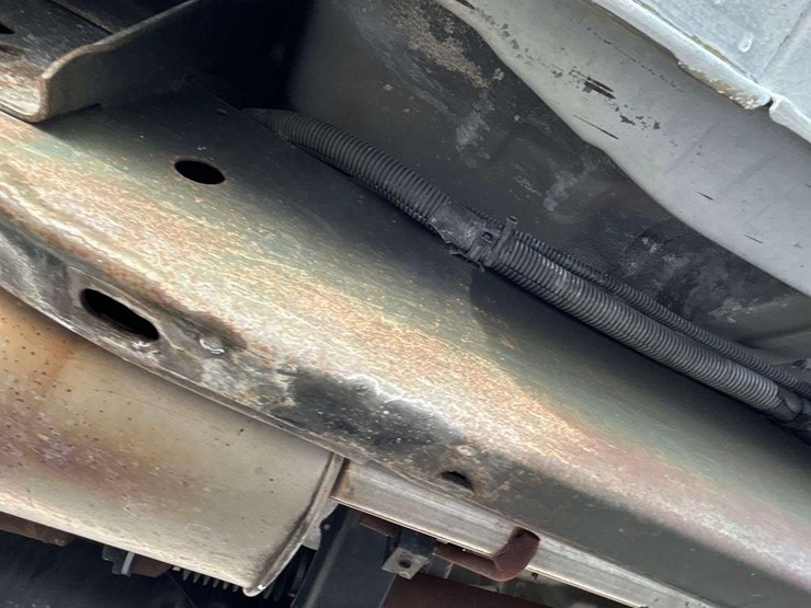 2015-nissan-frontier-image-28